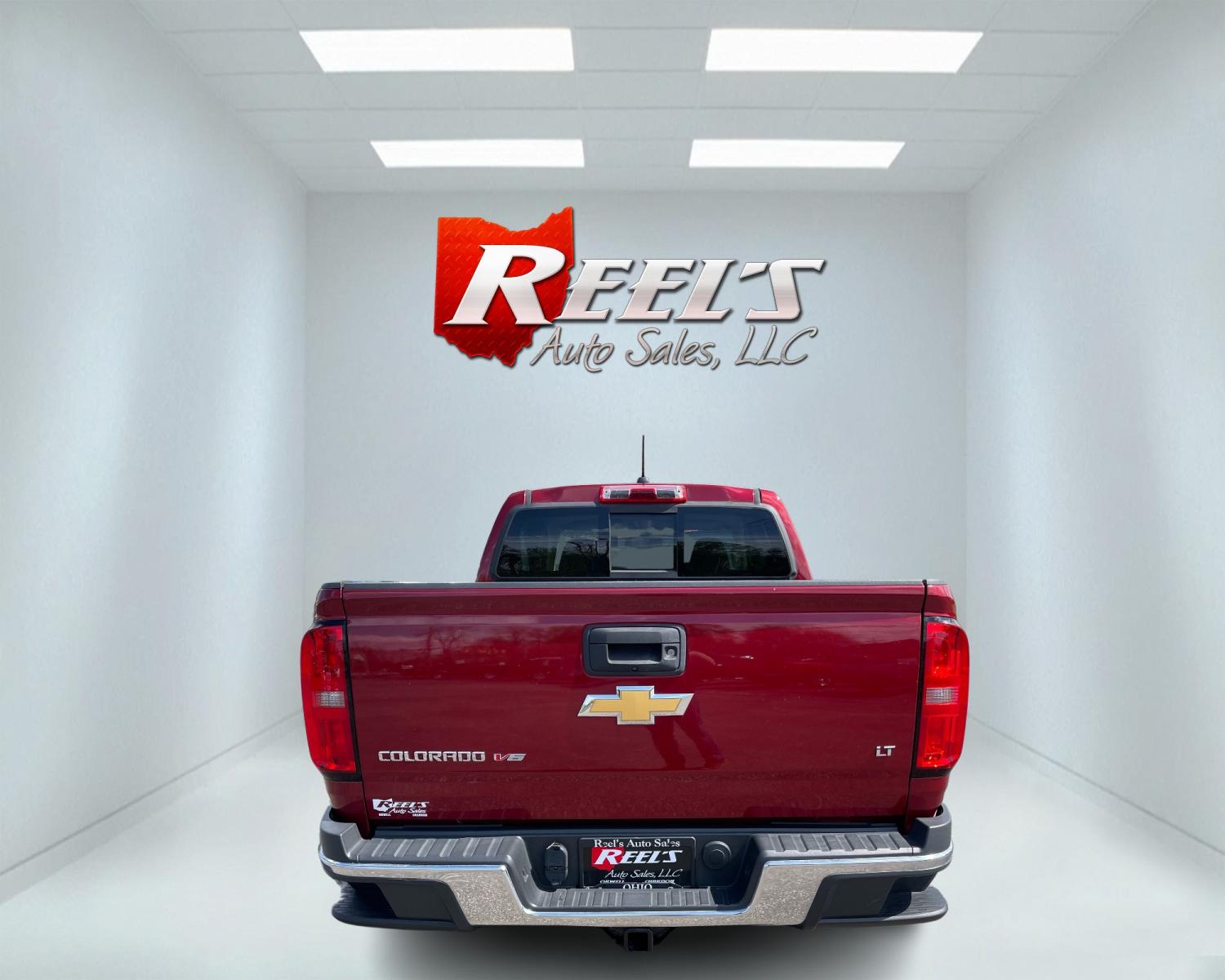 2018 Red /Black Chevrolet Colorado LT Crew Cab 4WD Long Box (1GCGTCENXJ1) with an 3.6L V6 DOHC 24V GAS engine, 8-Speed Automatic transmission, located at 547 E. Main St., Orwell, OH, 44076, (440) 437-5893, 41.535435, -80.847855 - Photo #6